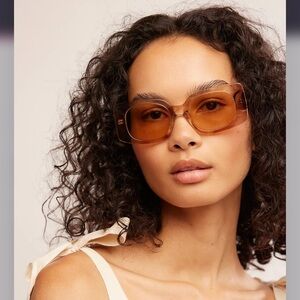 Eleventh Hour Maryssa Sunglasse - Washed Mocha